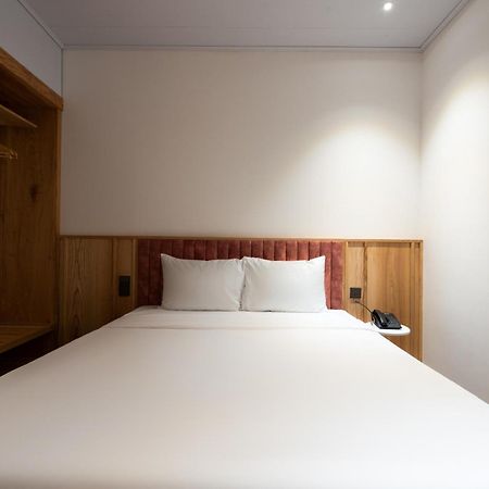 Haven Hut Riverside Hotel Хошимин Екстериор снимка