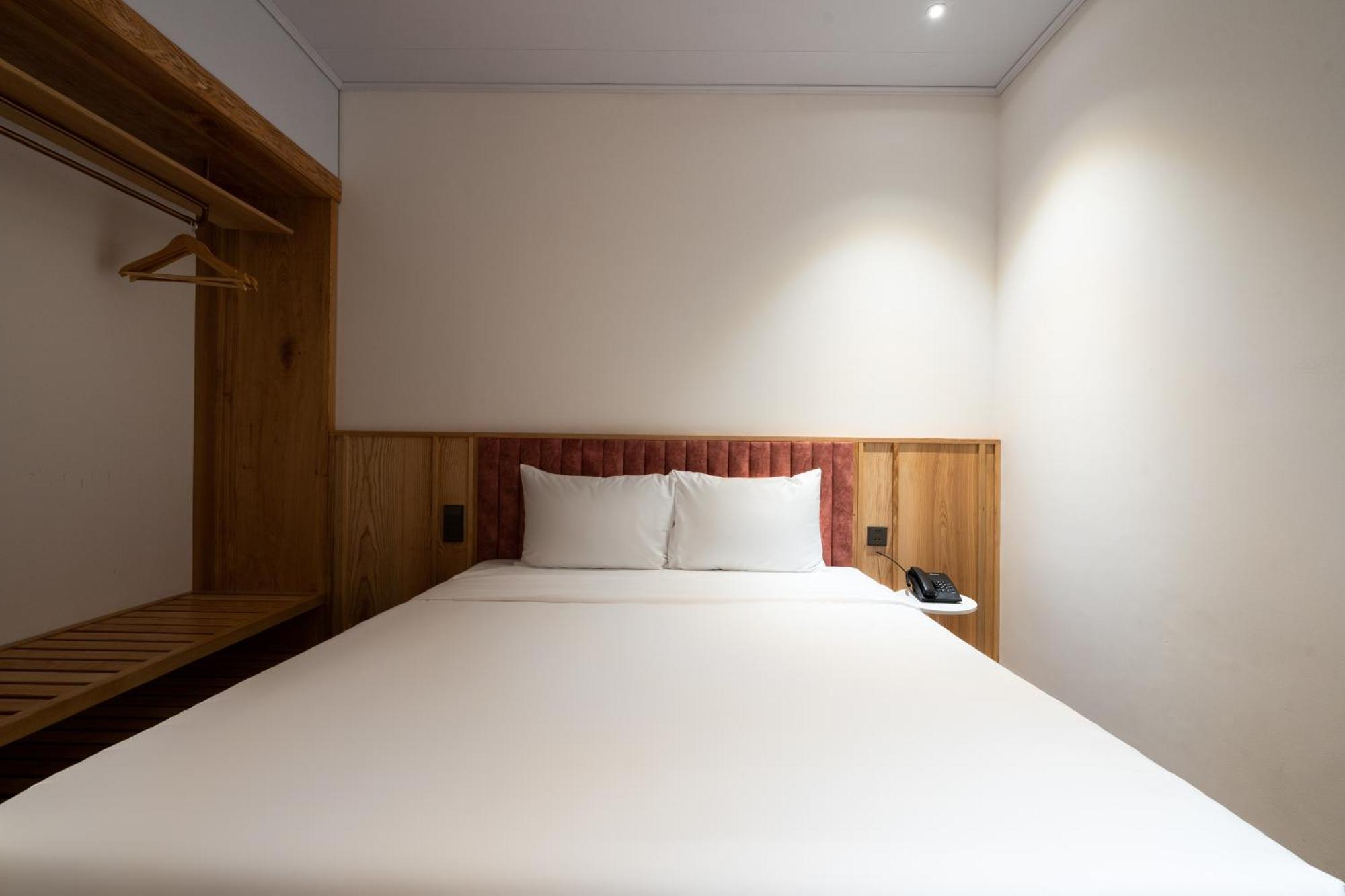 Haven Hut Riverside Hotel Хошимин Екстериор снимка